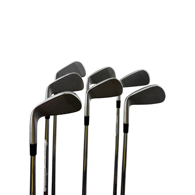 Taylormade P790 Iron Set
